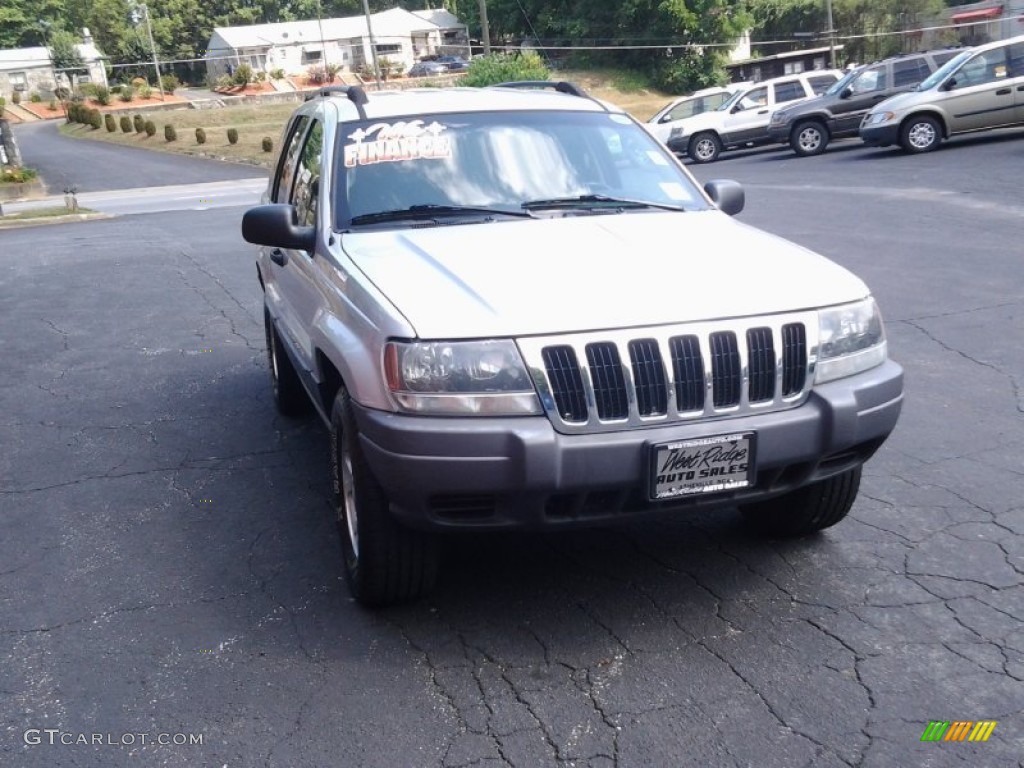 2002 Grand Cherokee Laredo 4x4 - Bright Silver Metallic / Sandstone photo #2