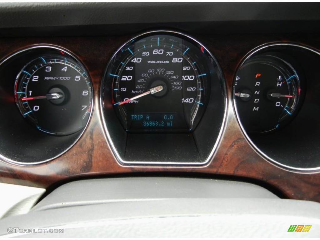 2011 Ford Taurus SEL Gauges Photos