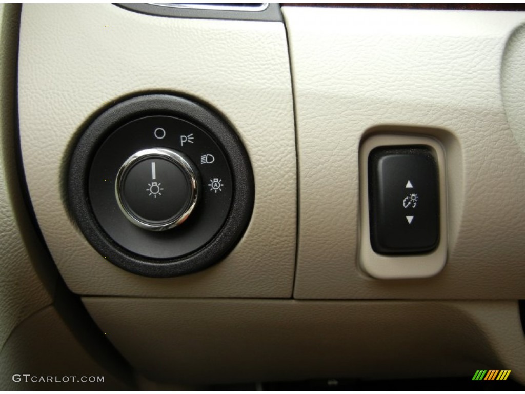 2011 Ford Taurus SEL Controls Photo #95316628