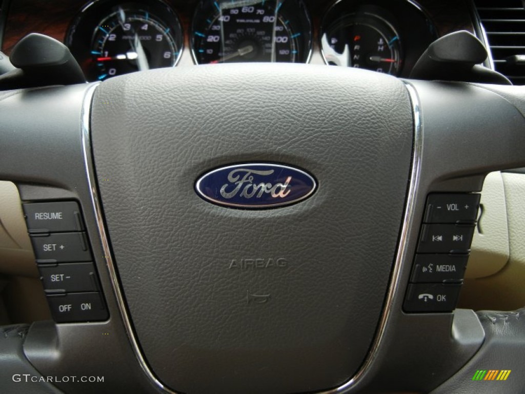 2011 Ford Taurus SEL Controls Photos