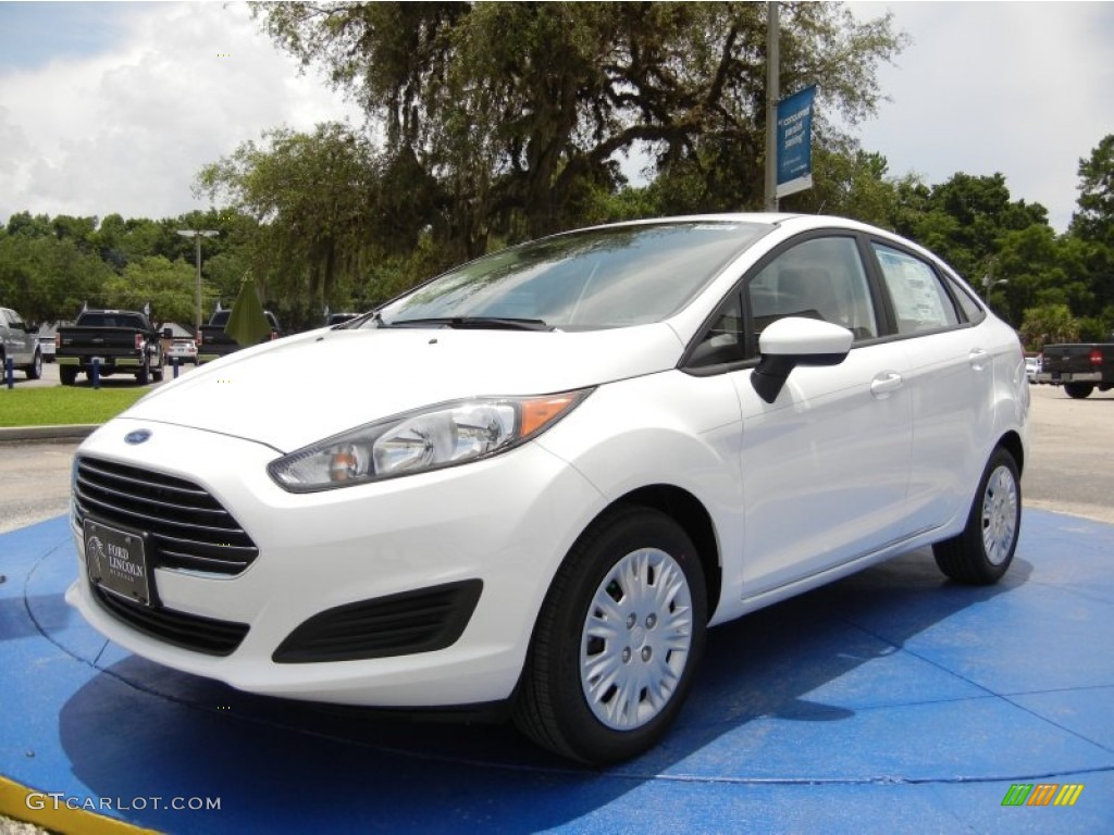 2015 Fiesta S Sedan - Oxford White / Charcoal Black photo #1