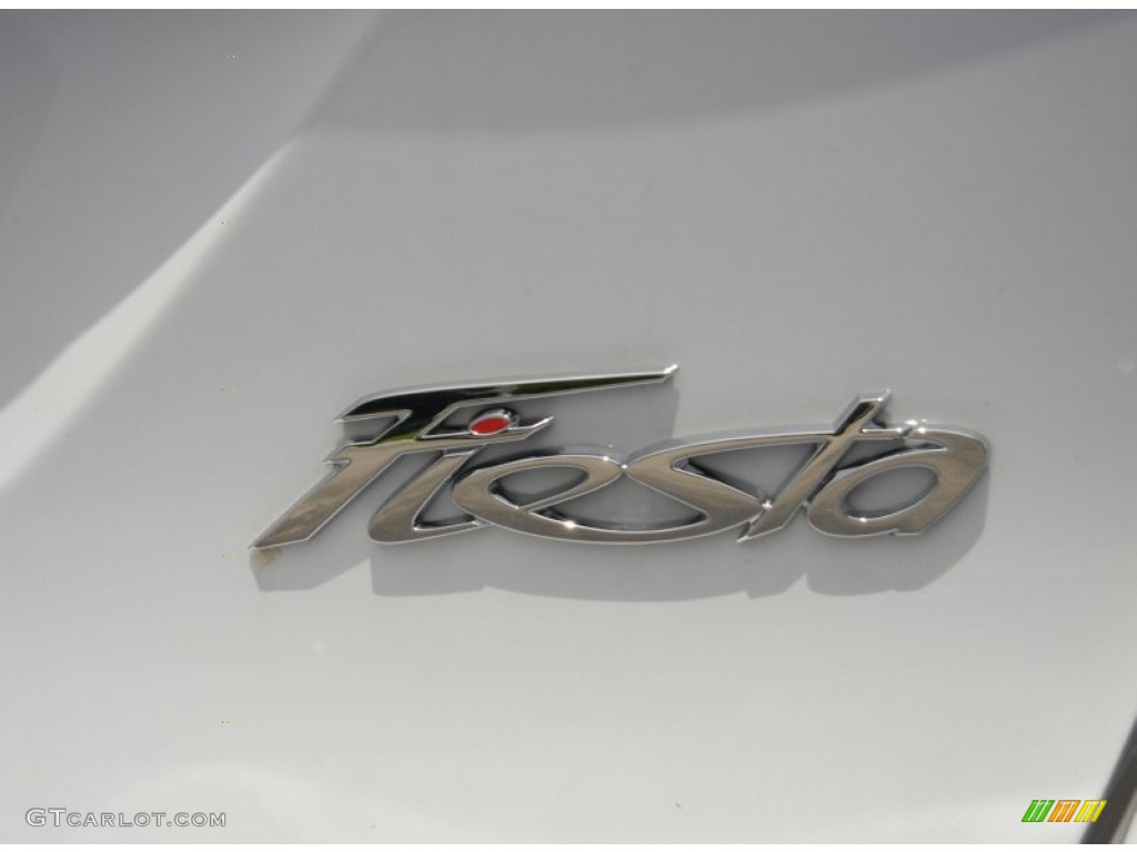 2015 Ford Fiesta S Sedan Marks and Logos Photo #95317051