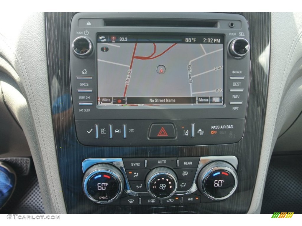 2015 Chevrolet Traverse LTZ Navigation Photos