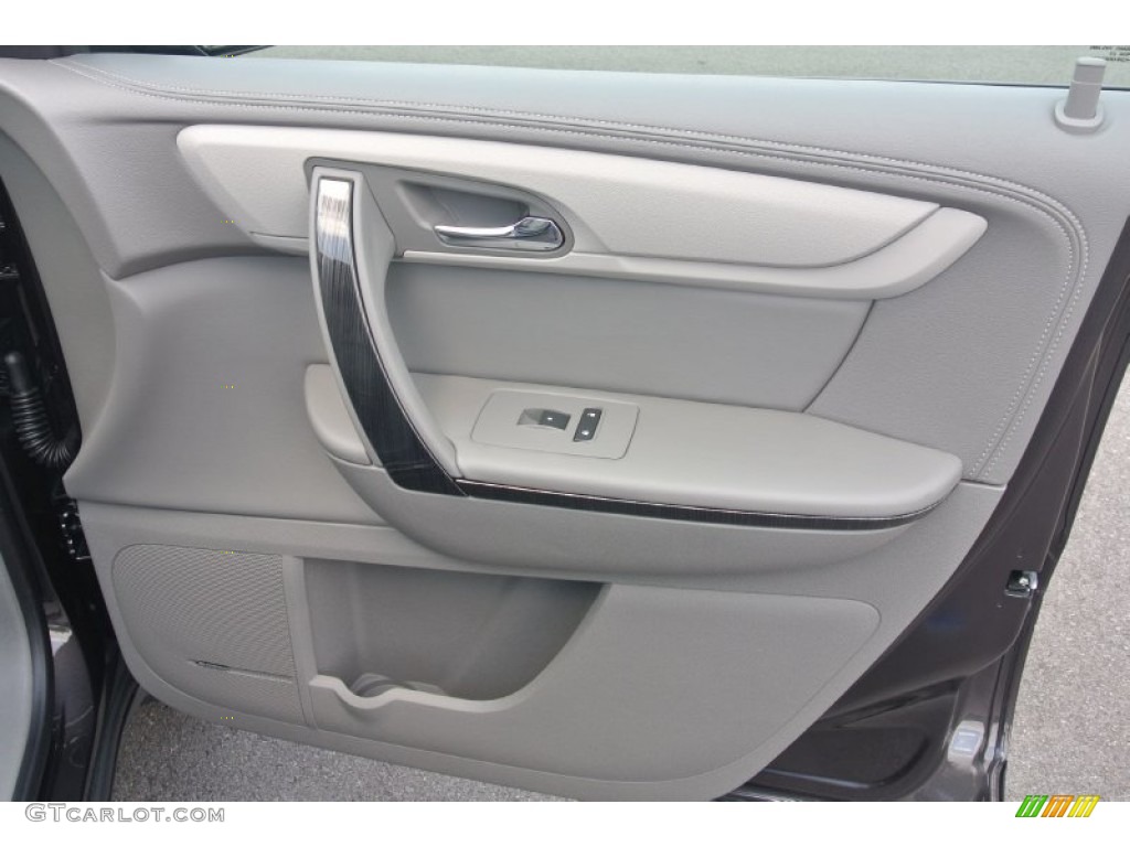 2015 Chevrolet Traverse LTZ Door Panel Photos