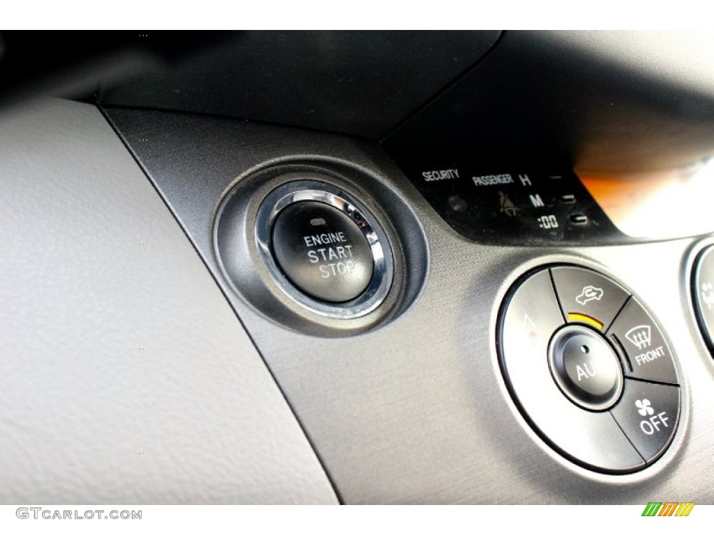 2011 Toyota RAV4 Limited 4WD Controls Photos