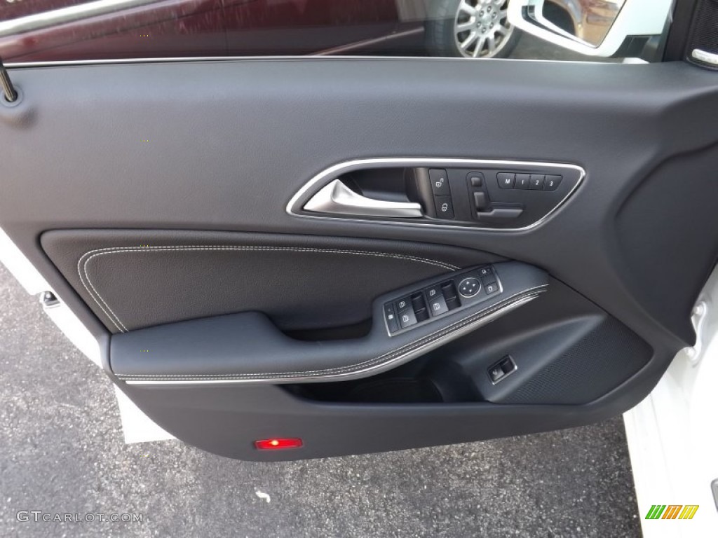 2014 Mercedes-Benz CLA 250 4Matic Door Panel Photos