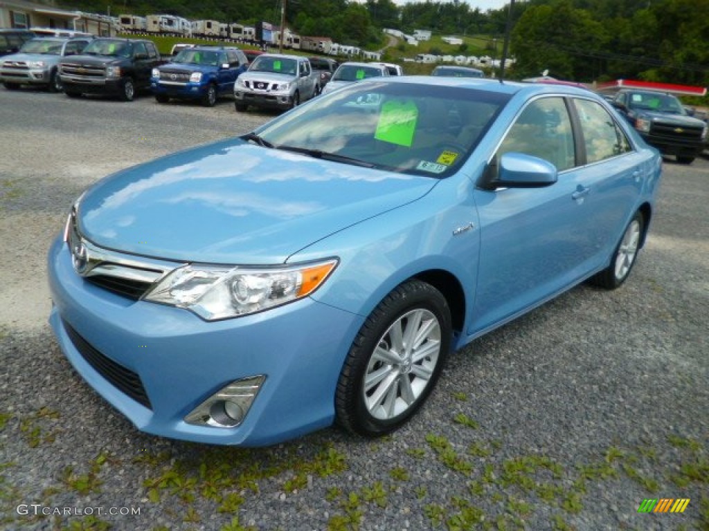 Clearwater Blue Metallic 2013 Toyota Camry Hybrid XLE Exterior Photo #95333215