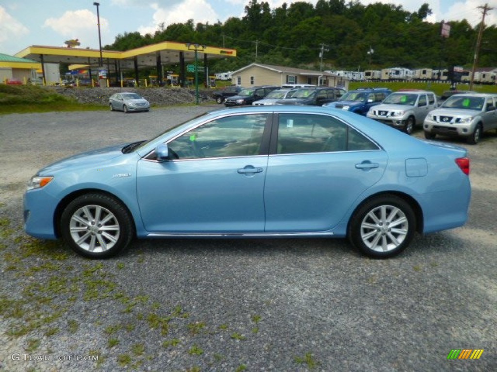 Clearwater Blue Metallic 2013 Toyota Camry Hybrid XLE Exterior Photo #95333240