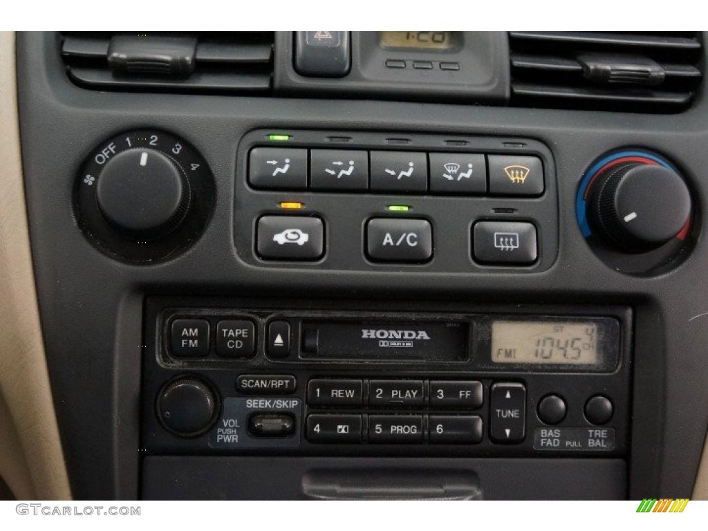 2000 Honda Accord LX Sedan Controls Photo #95344129