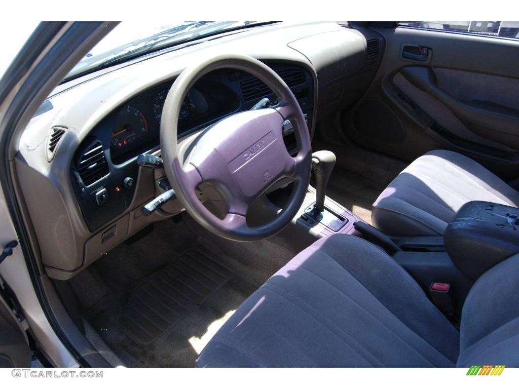 1996 Camry DX Sedan - Cashmere Beige Metallic / Beige photo #14