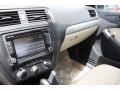 Pure White - Jetta SE Sedan Photo No. 16