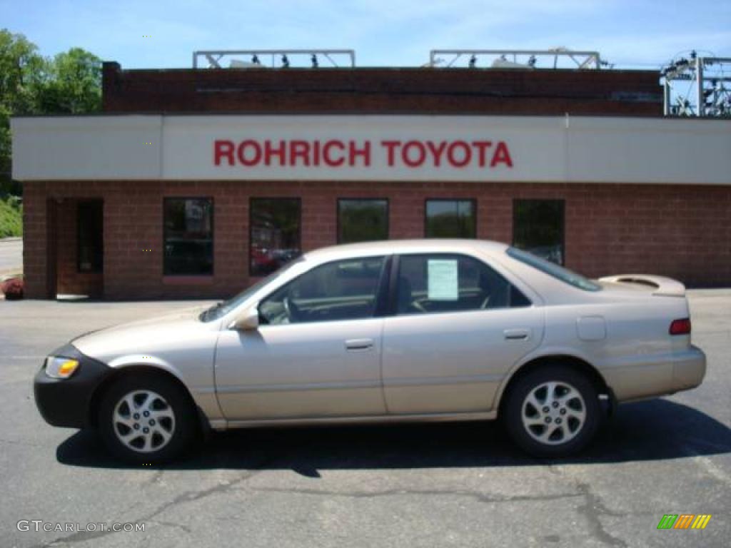 1999 Camry LE V6 - Cashmere Beige Metallic / Oak photo #1