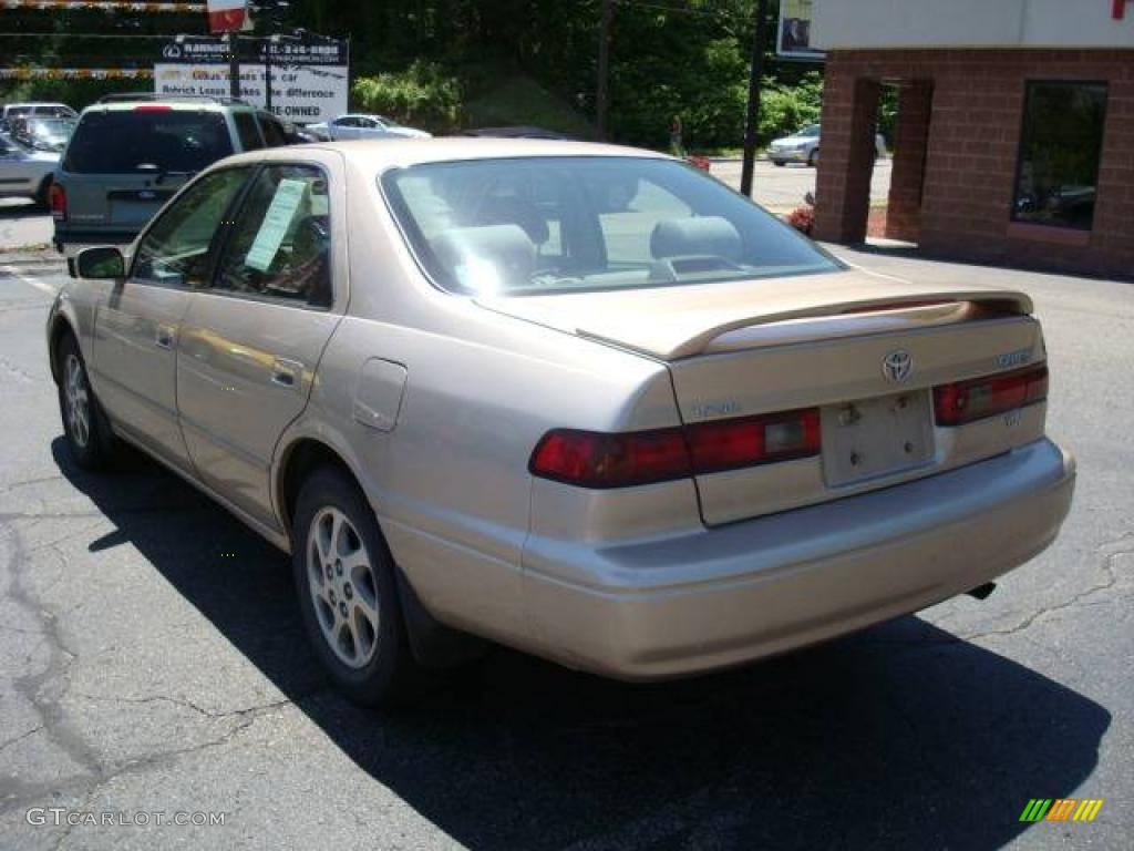1999 Camry LE V6 - Cashmere Beige Metallic / Oak photo #2