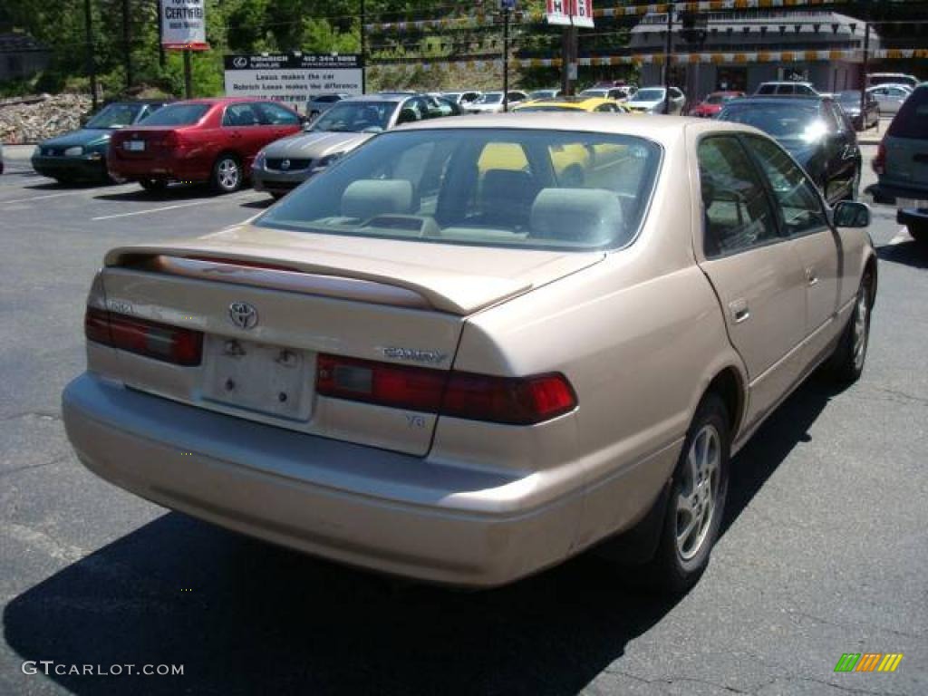 1999 Camry LE V6 - Cashmere Beige Metallic / Oak photo #4