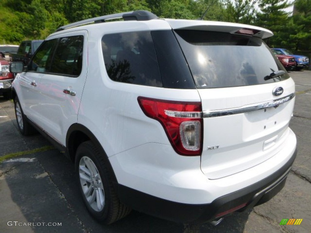 2015 Explorer XLT 4WD - Oxford White / Charcoal Black photo #3