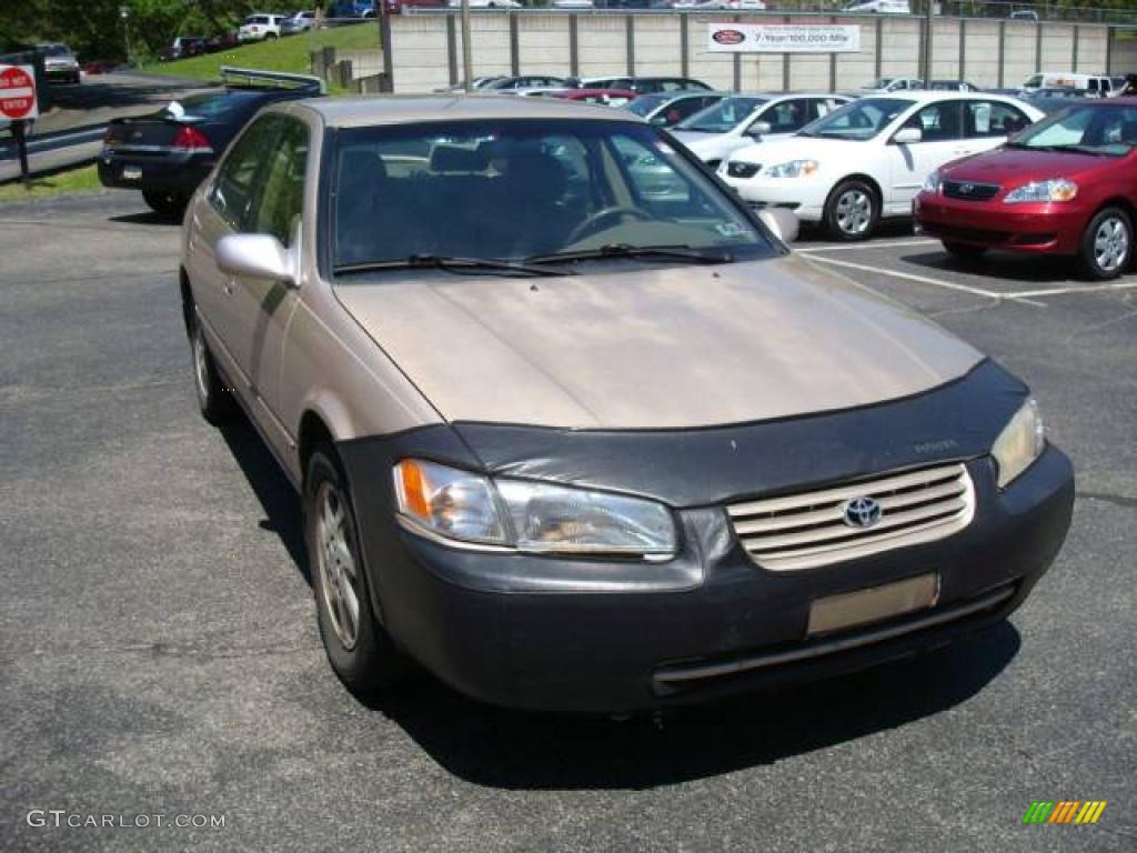 1999 Camry LE V6 - Cashmere Beige Metallic / Oak photo #6