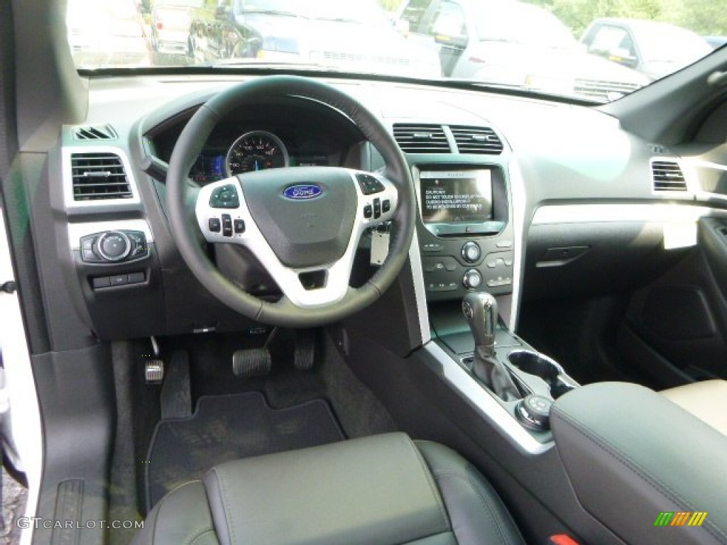 2015 Ford Explorer XLT 4WD Charcoal Black Dashboard Photo #95350159