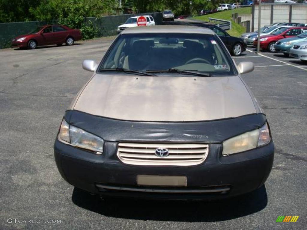 1999 Camry LE V6 - Cashmere Beige Metallic / Oak photo #7