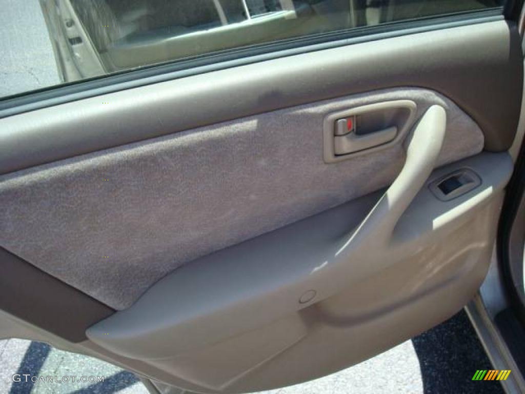 1999 Camry LE V6 - Cashmere Beige Metallic / Oak photo #13