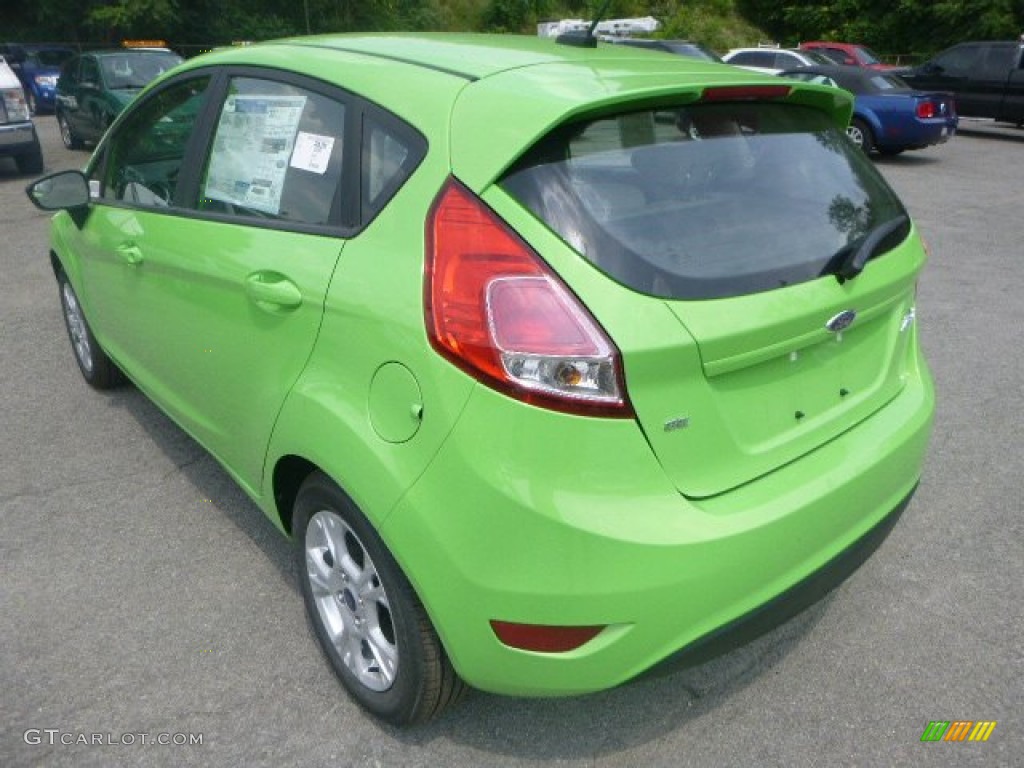 2014 Fiesta SE Hatchback - Green Envy / Medium Light Stone photo #4