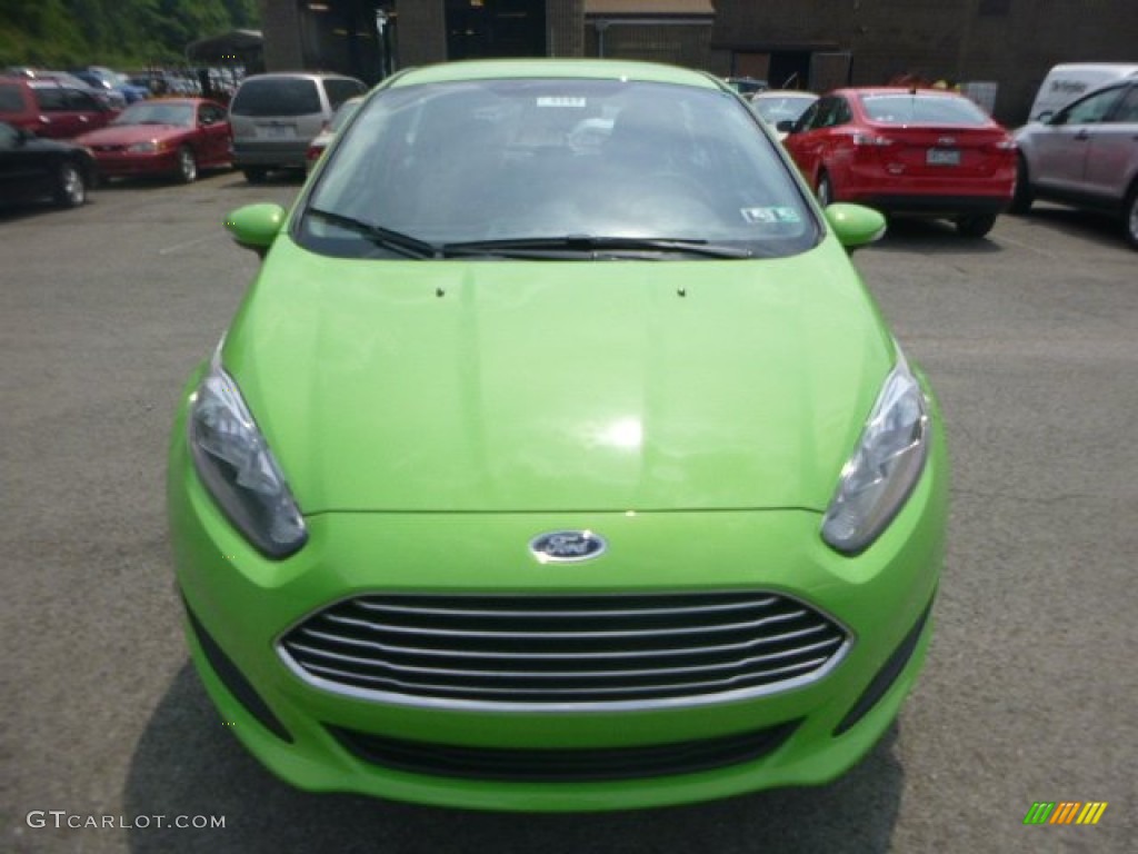 2014 Fiesta SE Hatchback - Green Envy / Medium Light Stone photo #6