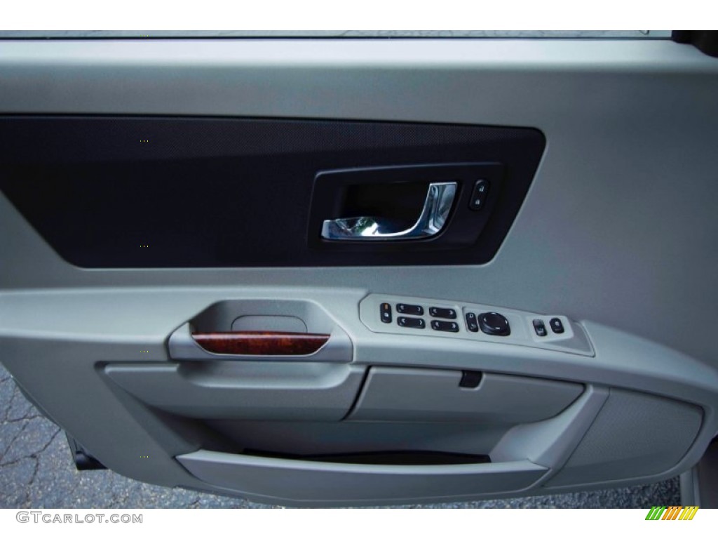 2004 SRX V8 - Light Platinum Metallic / Light Gray photo #10