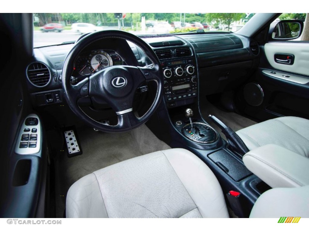 2004 Lexus IS 300 Interior Photos
