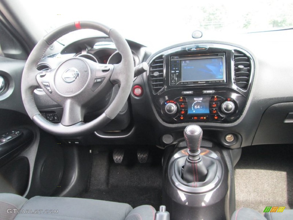 2013 Nissan Juke NISMO NISMO Black/Gray Trim Dashboard Photo #95365127