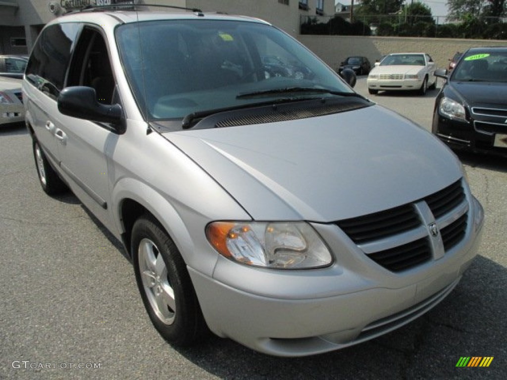 2007 Dodge Caravan SXT Exterior Photos