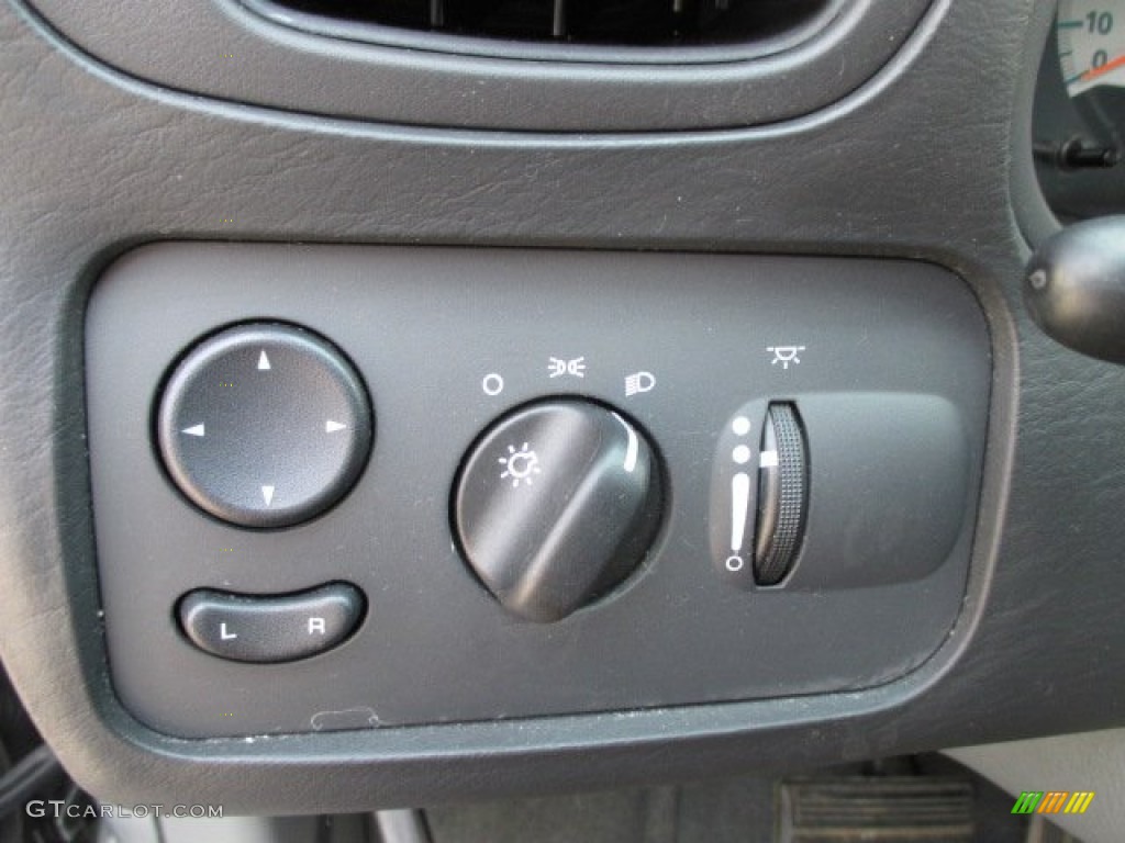 2007 Dodge Caravan SXT Controls Photo #95373885