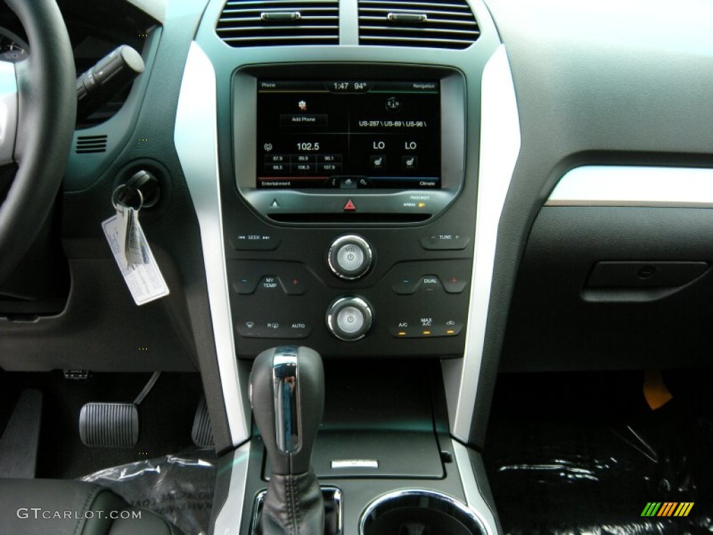 2015 Explorer XLT - Dark Side / Charcoal Black photo #28