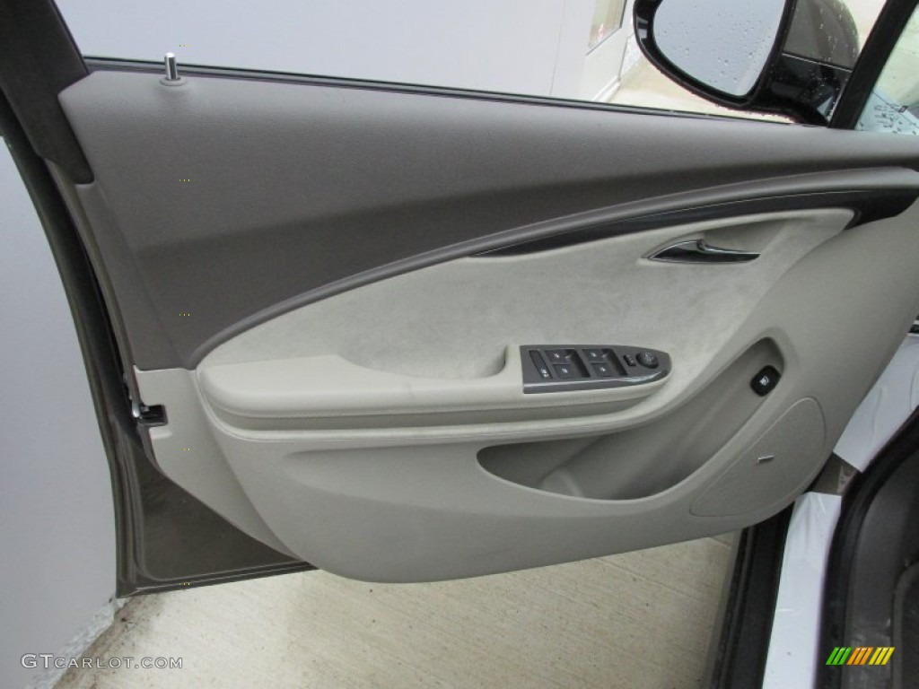 2015 Chevrolet Volt Standard Volt Model Pebble Beige/Dark Accents Door Panel Photo #95375585