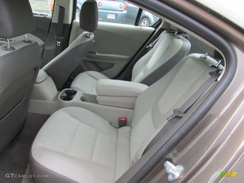 Pebble Beige/Dark Accents Interior 2015 Chevrolet Volt Standard Volt Model Photo #95375648