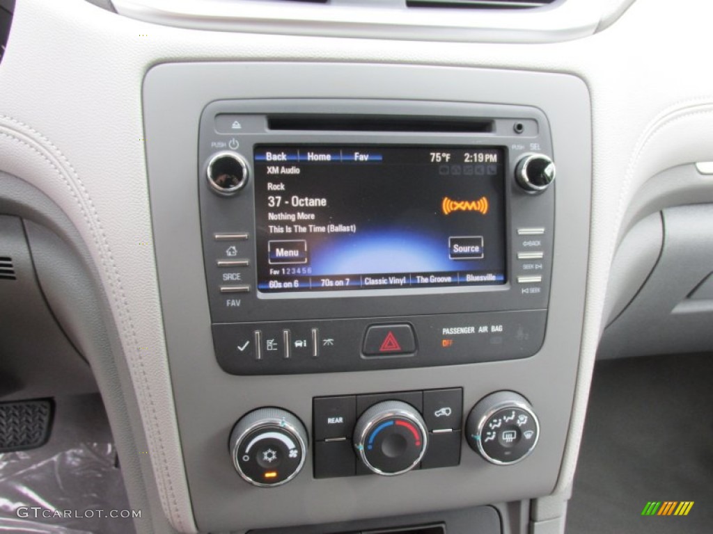 2015 Chevrolet Traverse LS Controls Photo #95379860