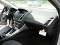 Ingot Silver - Focus SE Hatchback Photo No. 17