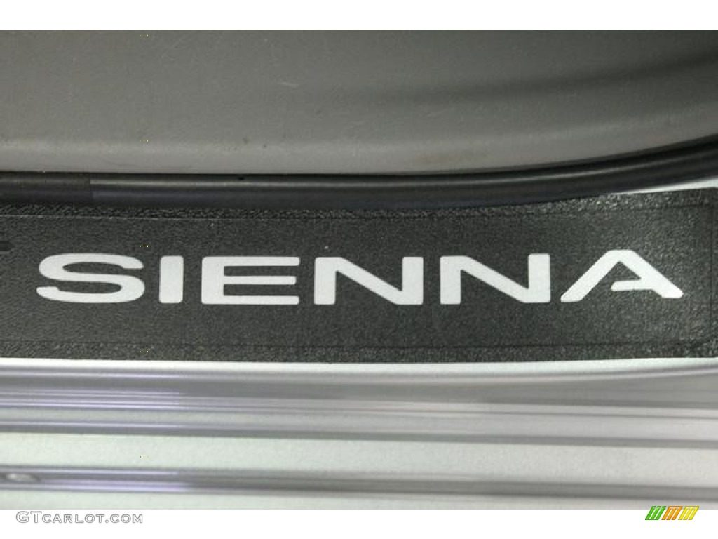 2012 Sienna SE - Silver Sky Metallic / Dark Charcoal photo #13