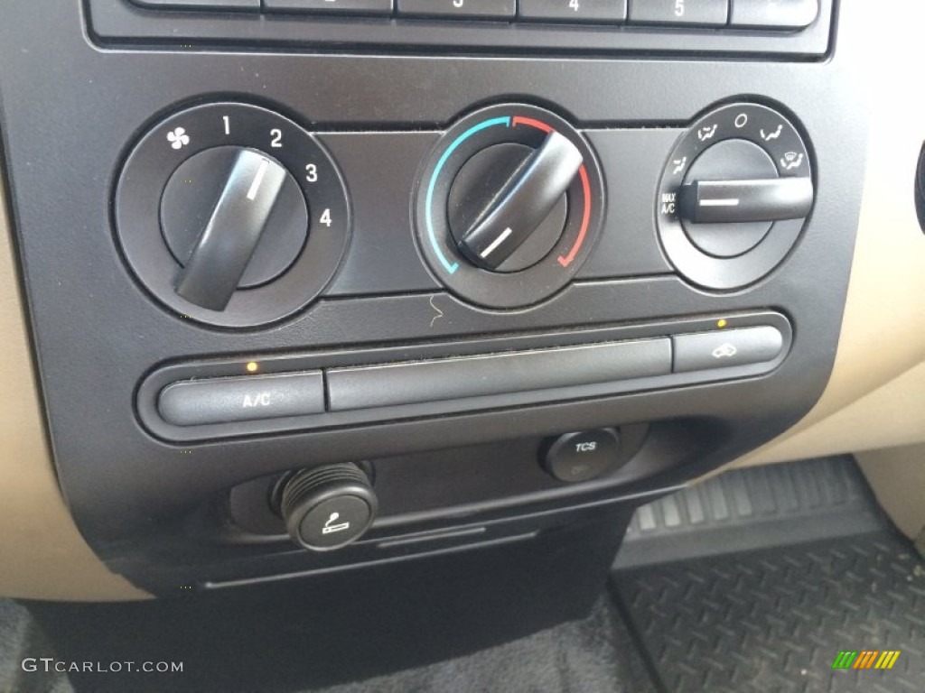 2007 Ford F150 XL Regular Cab Controls Photos