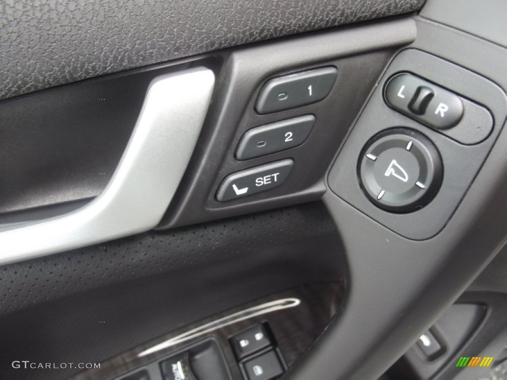 2011 Acura TSX Sedan Controls Photos