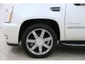 White Diamond - Escalade Luxury AWD Photo No. 24