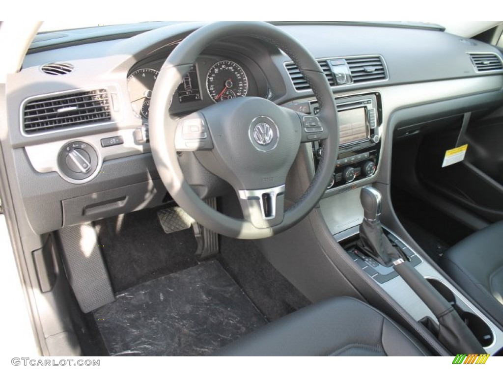 2014 Passat 1.8T SE - Reflex Silver Metallic / Titan Black photo #11