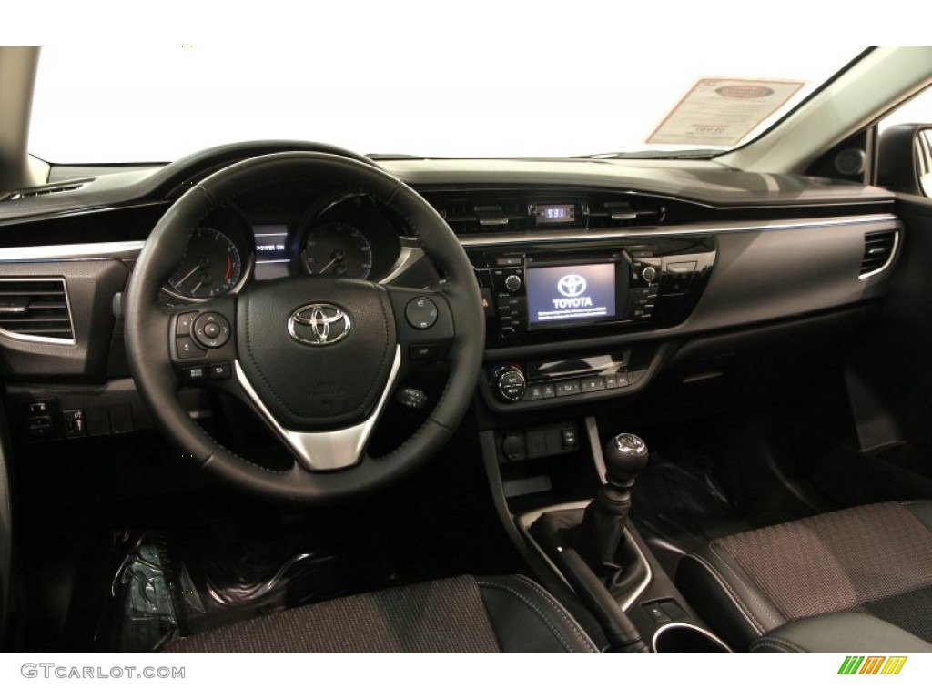 2014 Toyota Corolla S Black Dashboard Photo #95400230