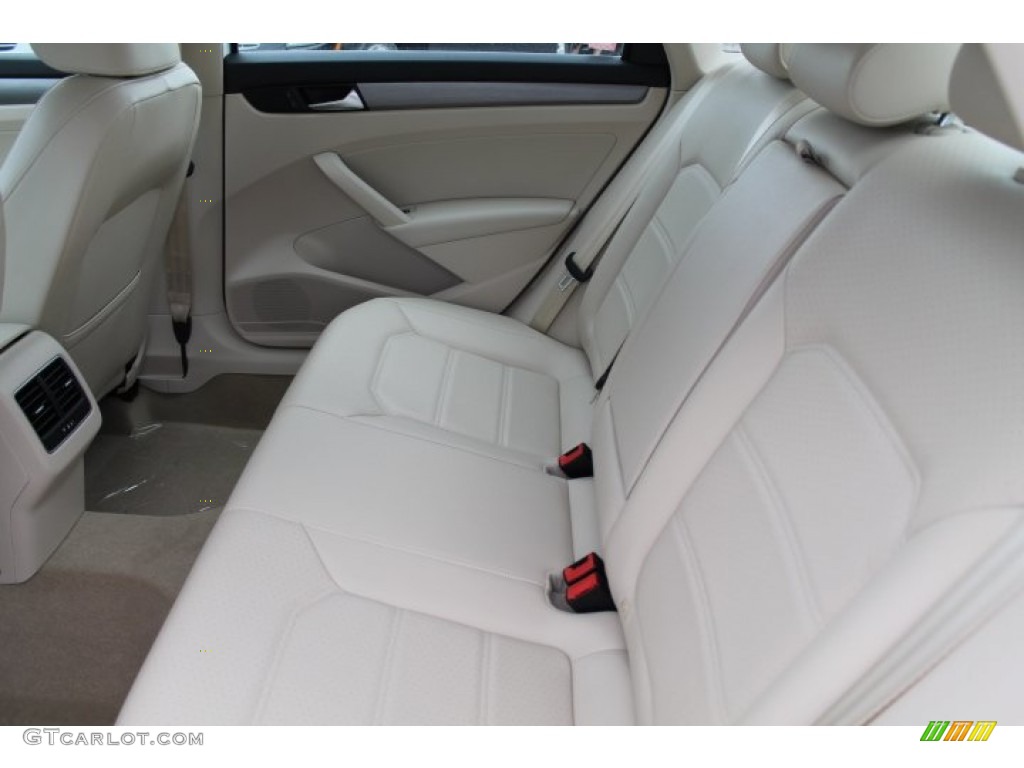 2014 Passat 1.8T SE - Candy White / Cornsilk Beige photo #21