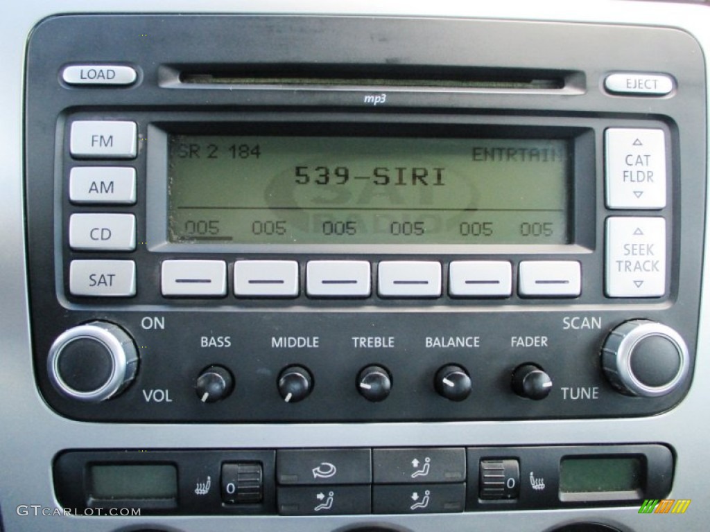 2007 Volkswagen Eos 2.0T Audio System Photo #95412044