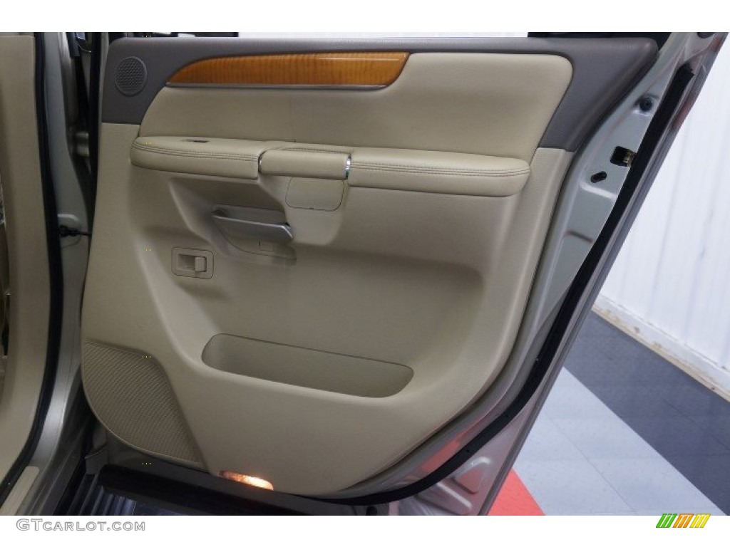 2008 Infiniti QX 56 4WD Wheat Door Panel Photo #95418561