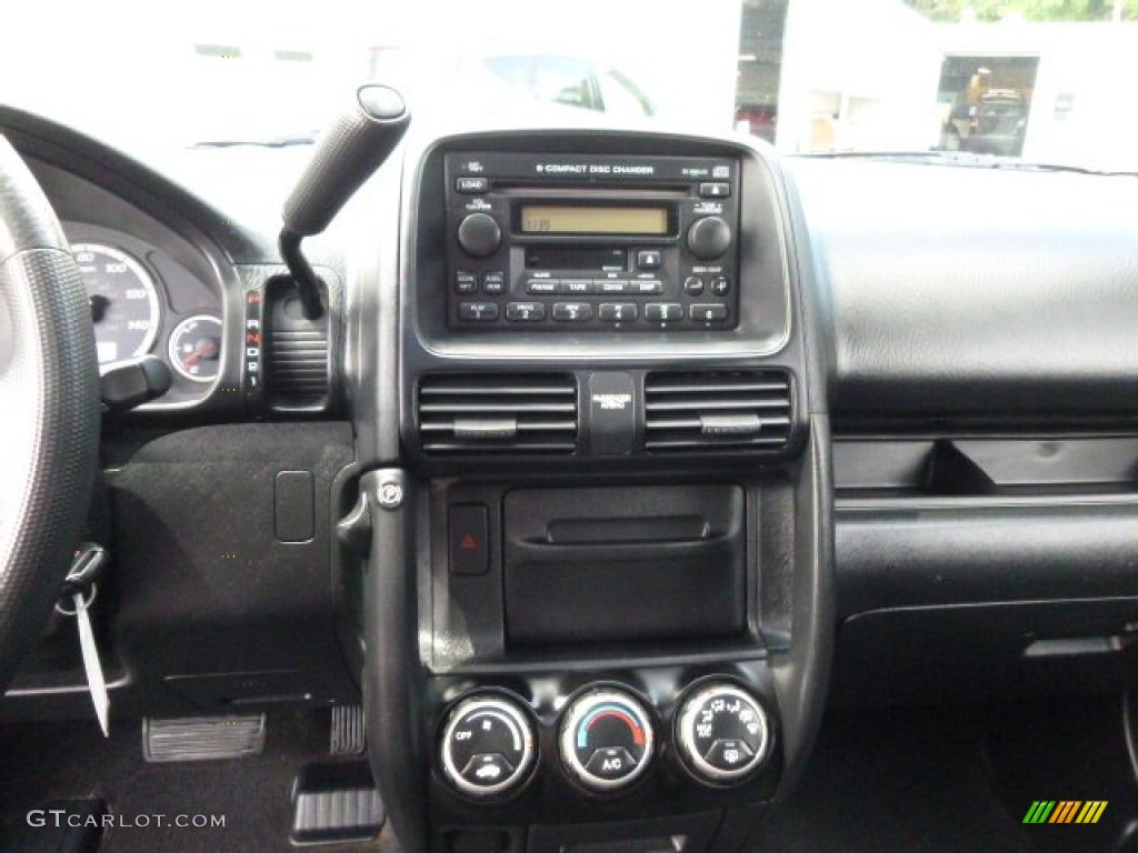 2005 Honda CR-V EX 4WD Controls Photos