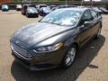 2015 Magnetic Metallic Ford Fusion SE  photo #4