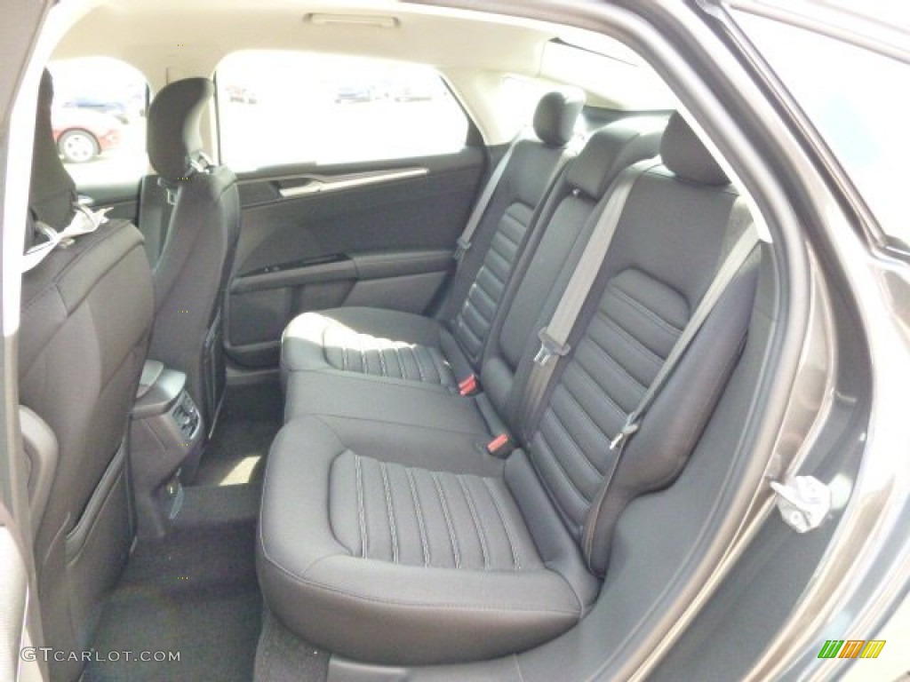 2015 Ford Fusion SE Rear Seat Photo #95420301