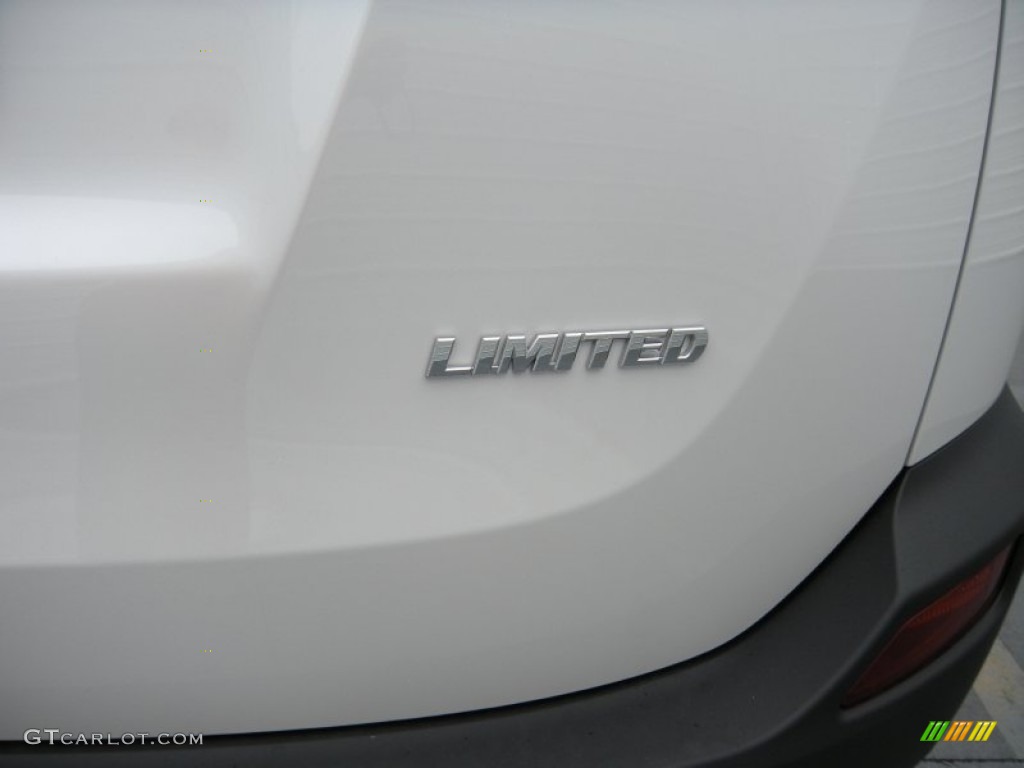 2014 Toyota RAV4 Limited Marks and Logos Photos