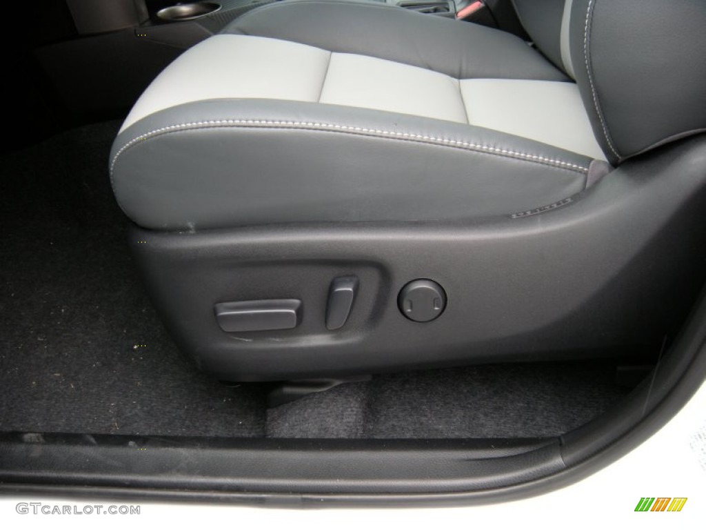 2014 Toyota RAV4 Limited Front Seat Photo #95422125