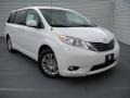 Front 3/4 View of 2014 Sienna XLE